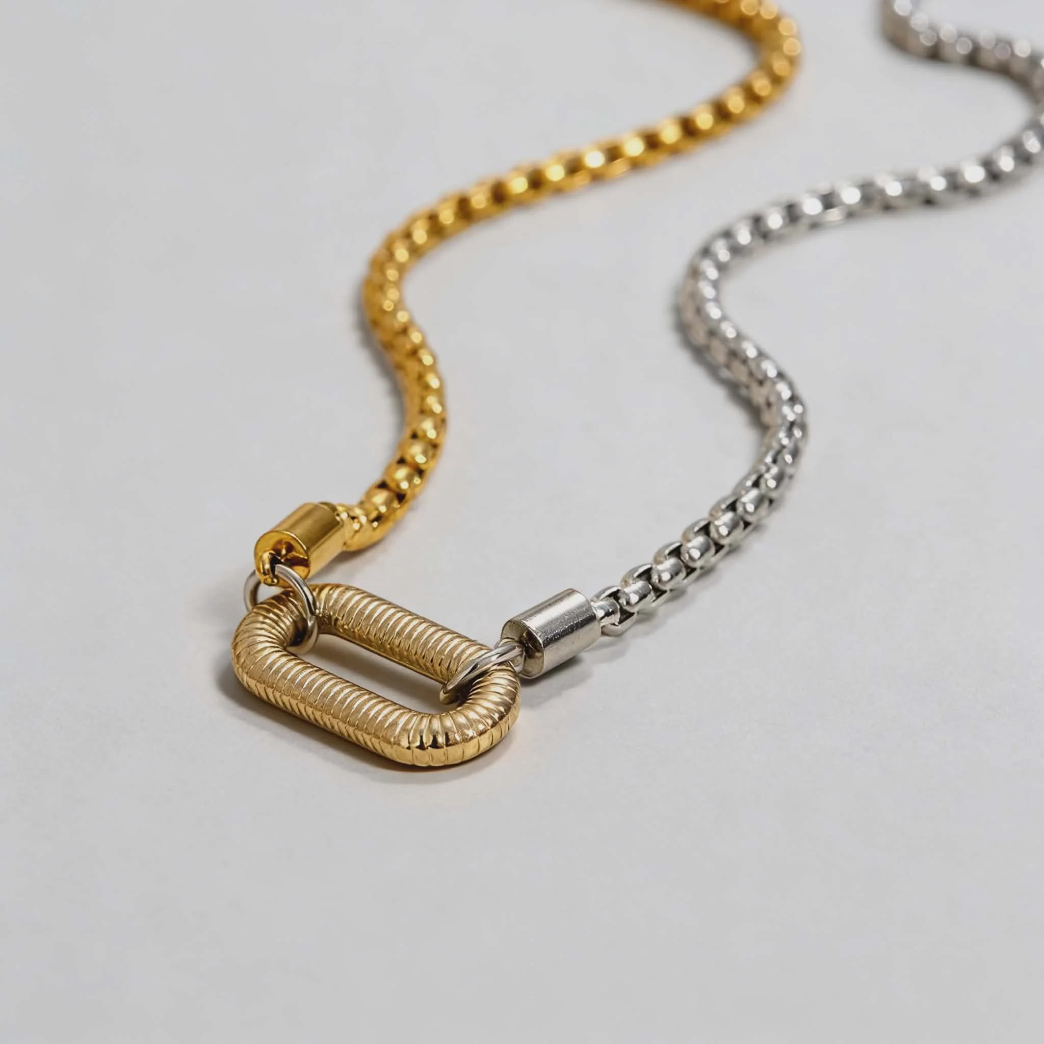 Φωτογραφία προϊόντος: LAVORE Two-Tone Chain Necklace with Decorative Link