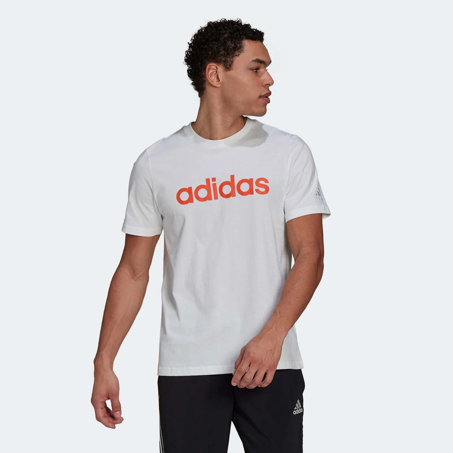 Φωτογραφία προϊόντος: ADIDAS PERFORMANCE ESSENTIALS EMBROIDERED LINEAR LOGO T-SHIRT ΑΣΠΡΟ