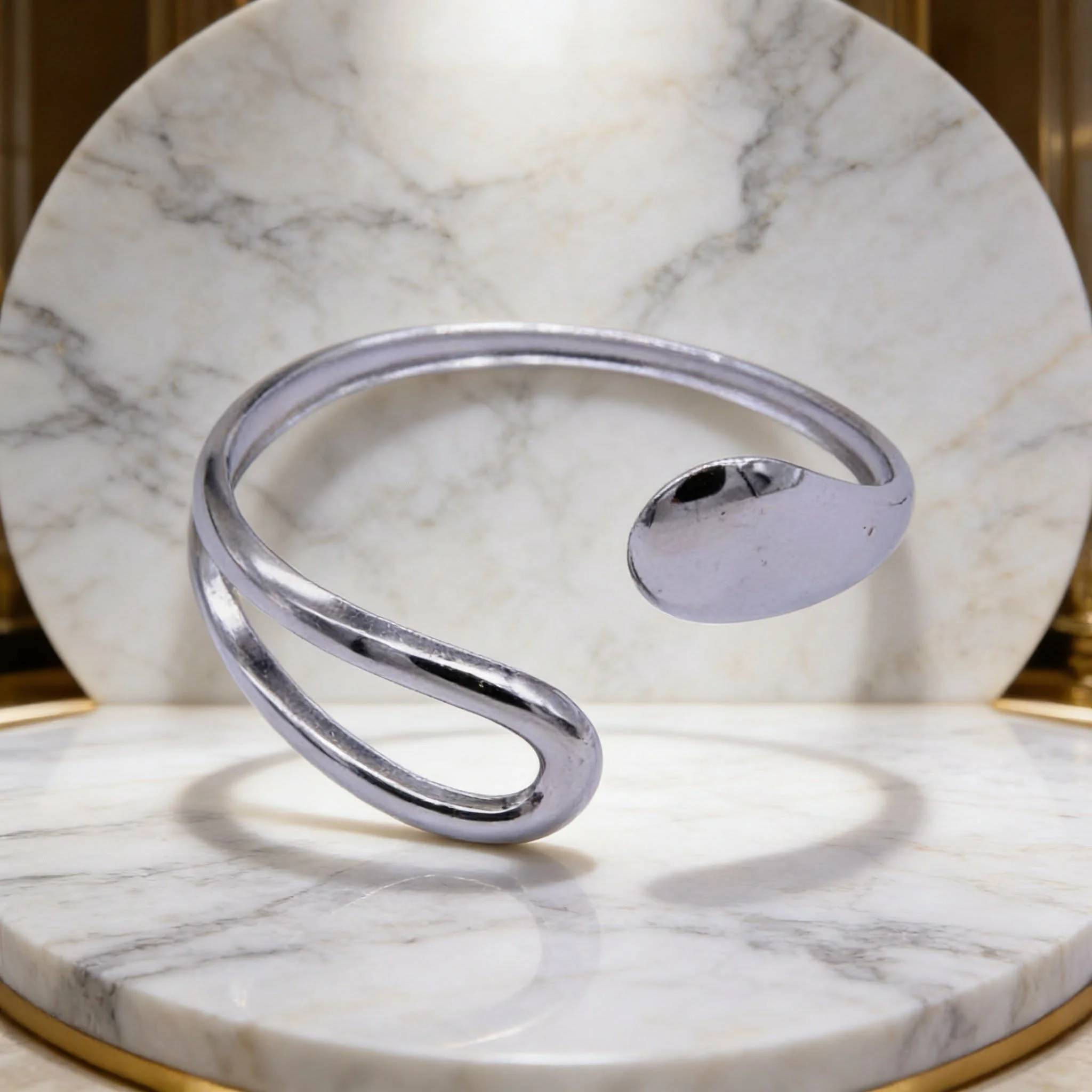Φωτογραφία προϊόντος: LAVORE Silver Curved Cuff Bracelet