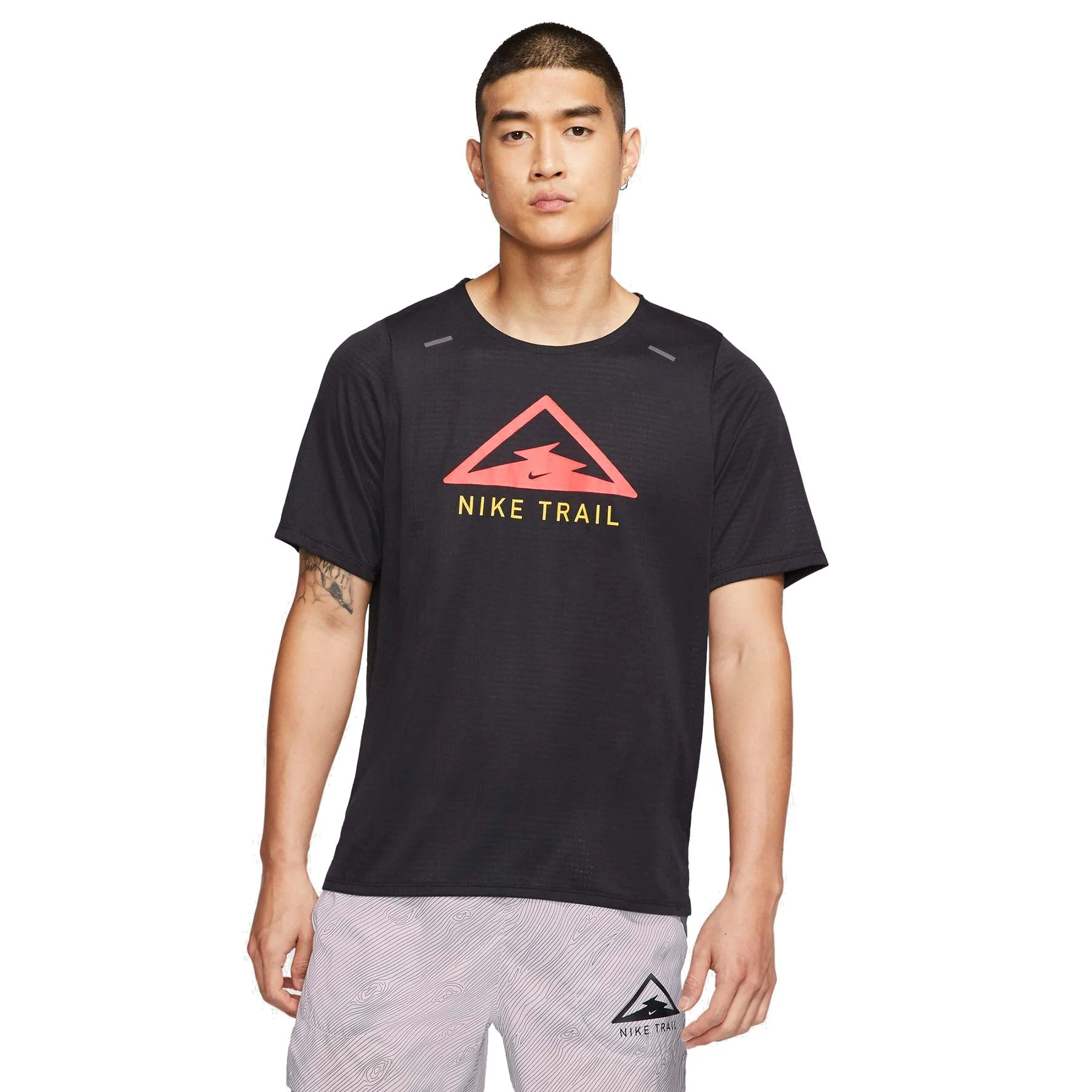 Φωτογραφία προϊόντος: NIKE RISE 365 TRAIL T-SHIRT ΜΑΥΡΟ