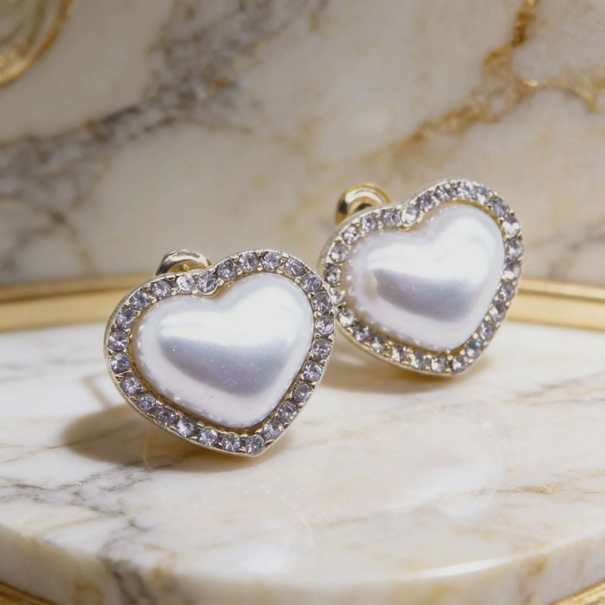 Φωτογραφία προϊόντος: LAVORE Heart Pearl Stud Earrings with Crystals
