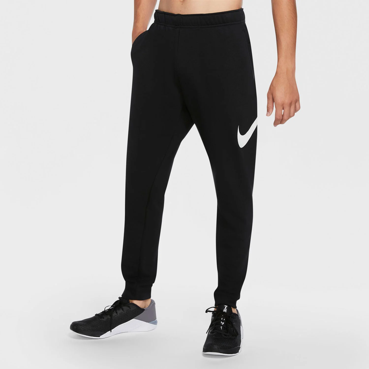 Φωτογραφία προϊόντος: NIKE DRI-FIT TAPERED TRAINING PANTS ΜΑΥΡΟ