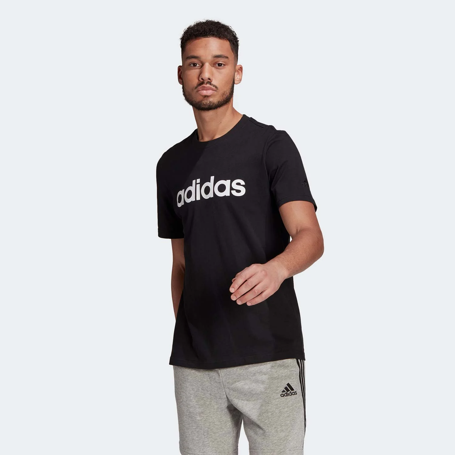 Φωτογραφία προϊόντος: ADIDAS PERFORMANCE ESSENTIALS EMBROIDERED LINEAR LOGO T-SHIRT ΜΑΥΡΟ
