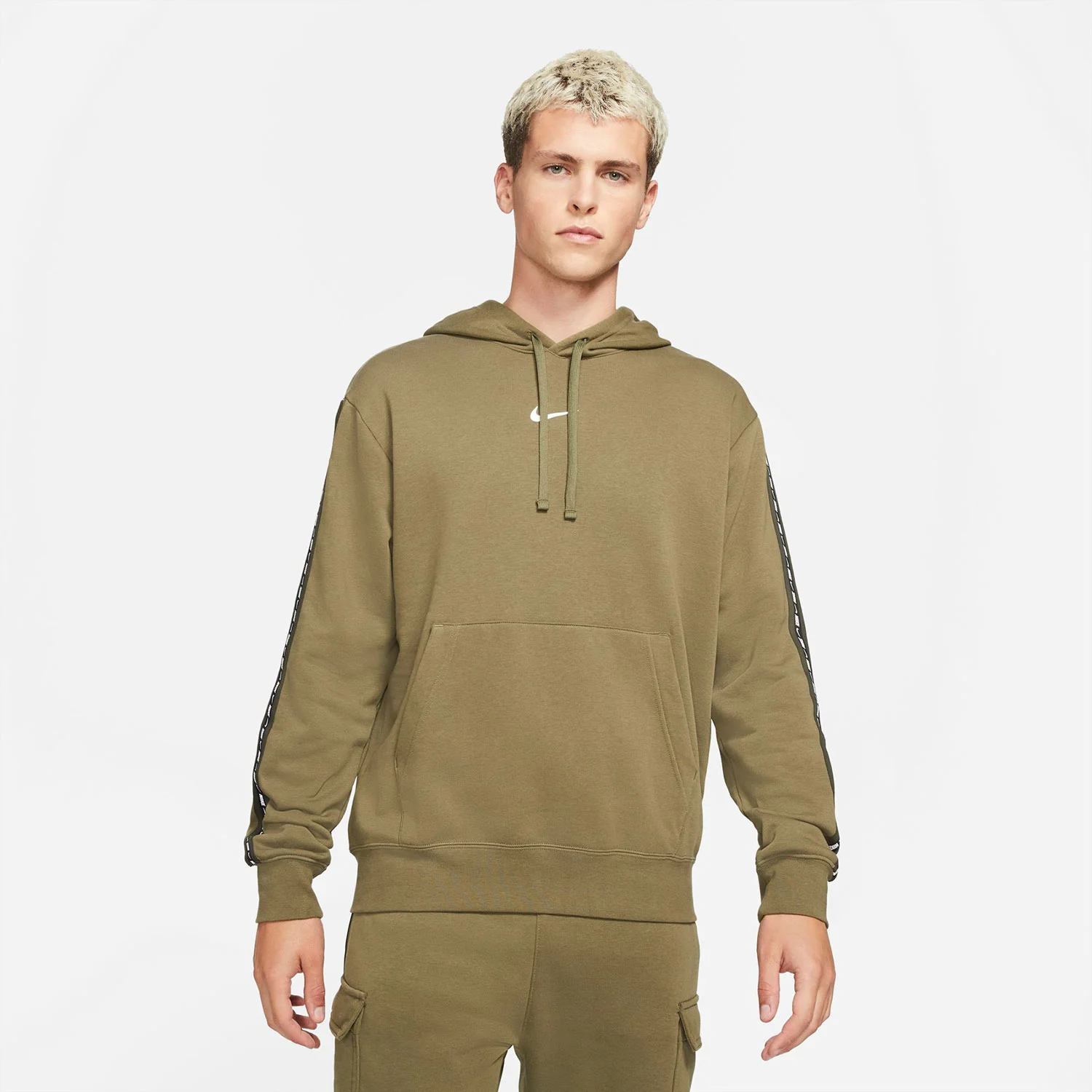 Φωτογραφία προϊόντος: NIKE SPORTSWEAR FLEECE PULLOVER HOODIE ΧΑΚΙ