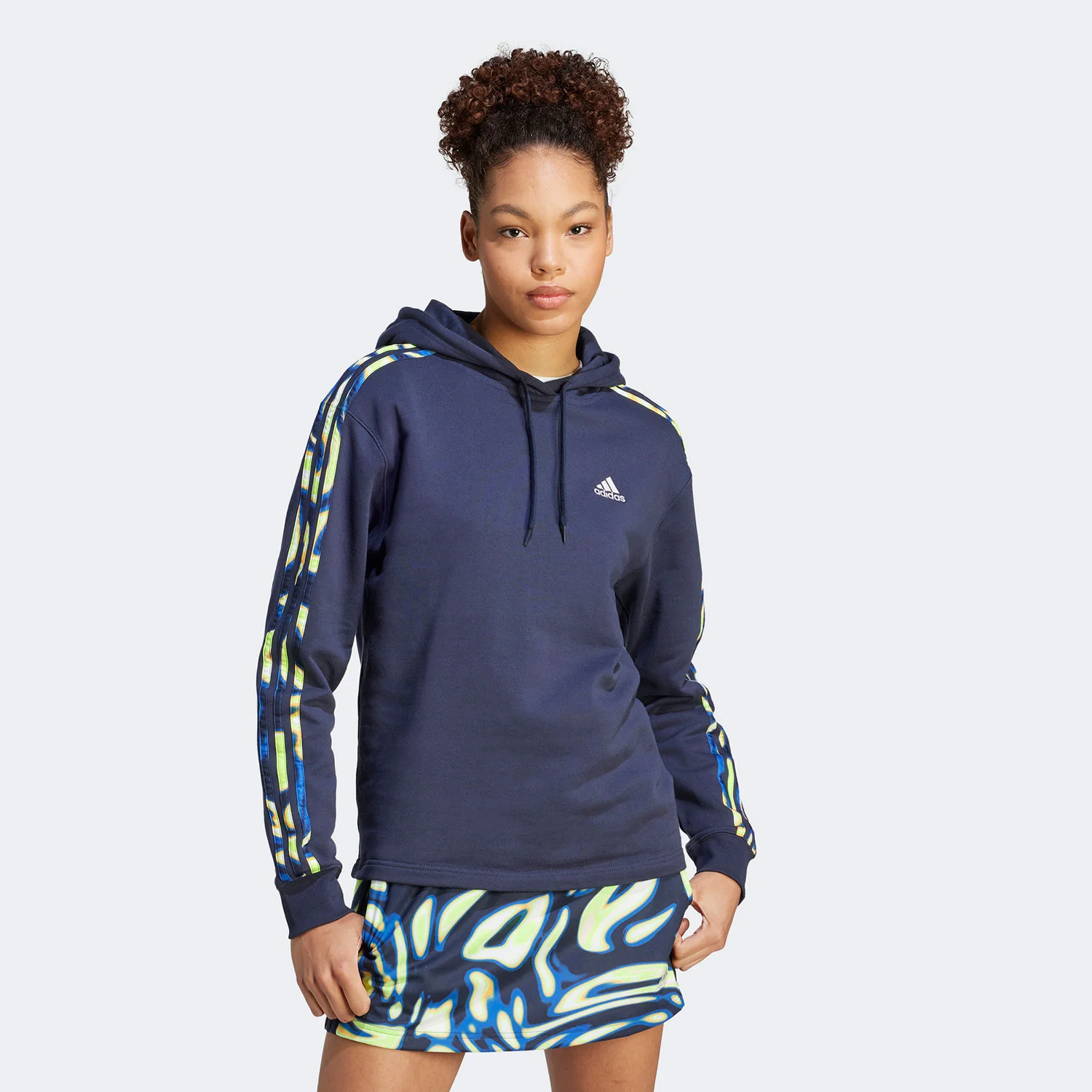 Φωτογραφία προϊόντος: ADIDAS PERFORMANCE ADIDAS VIBRANT PRINT 3-STRIPES HOODIE ΜΠΛΕ