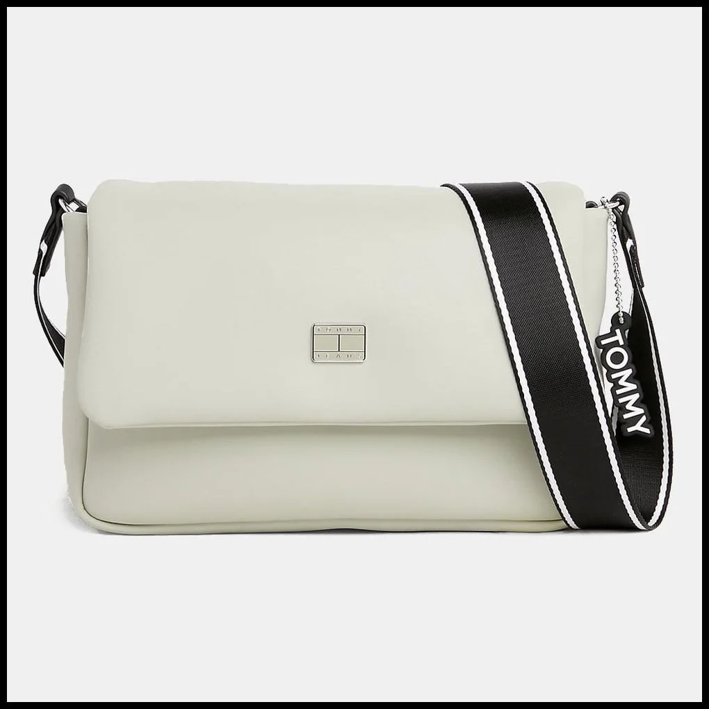 Φωτογραφία προϊόντος: TOMMY HILFIGER ΓΥΝΑΙΚΕΙΑ ΤΣΑΝΤΑ CAMERA BAG AW0AW16137 SS24, ΦΥΣΤΙΚΙ, Γυναίκα