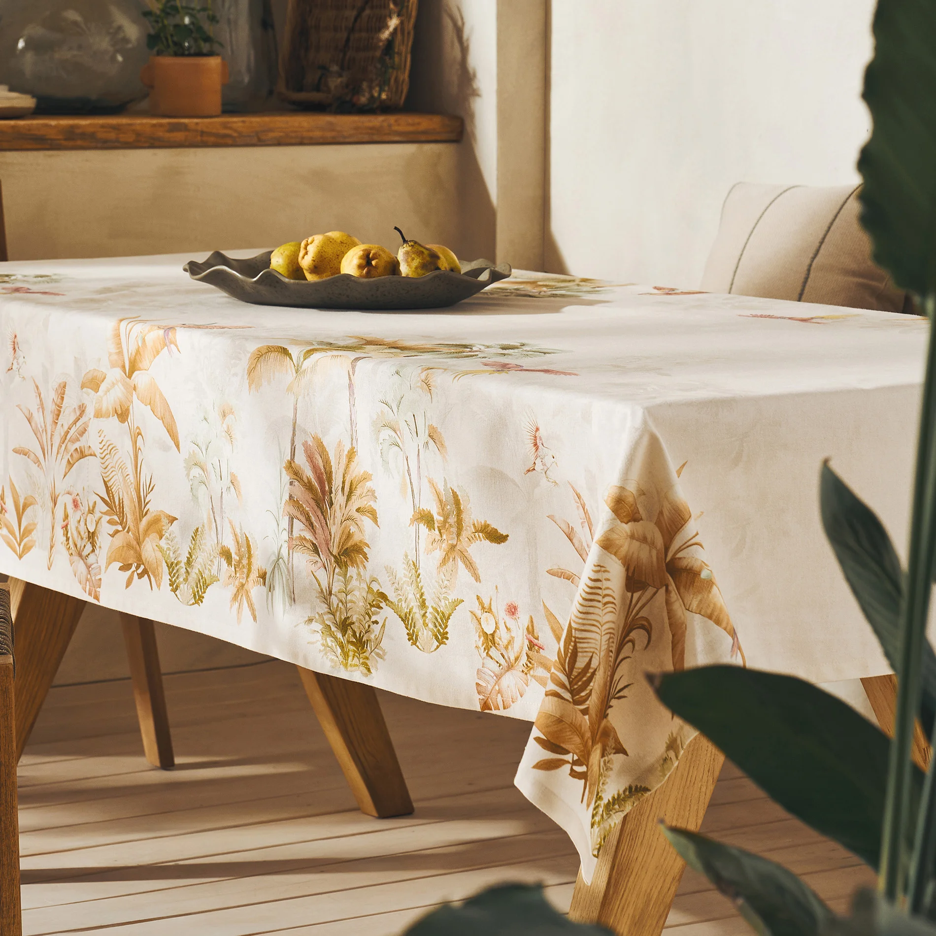 Φωτογραφία προϊόντος: Τραπεζομάντηλο 135x180cm GOFIS HOME Raven 321