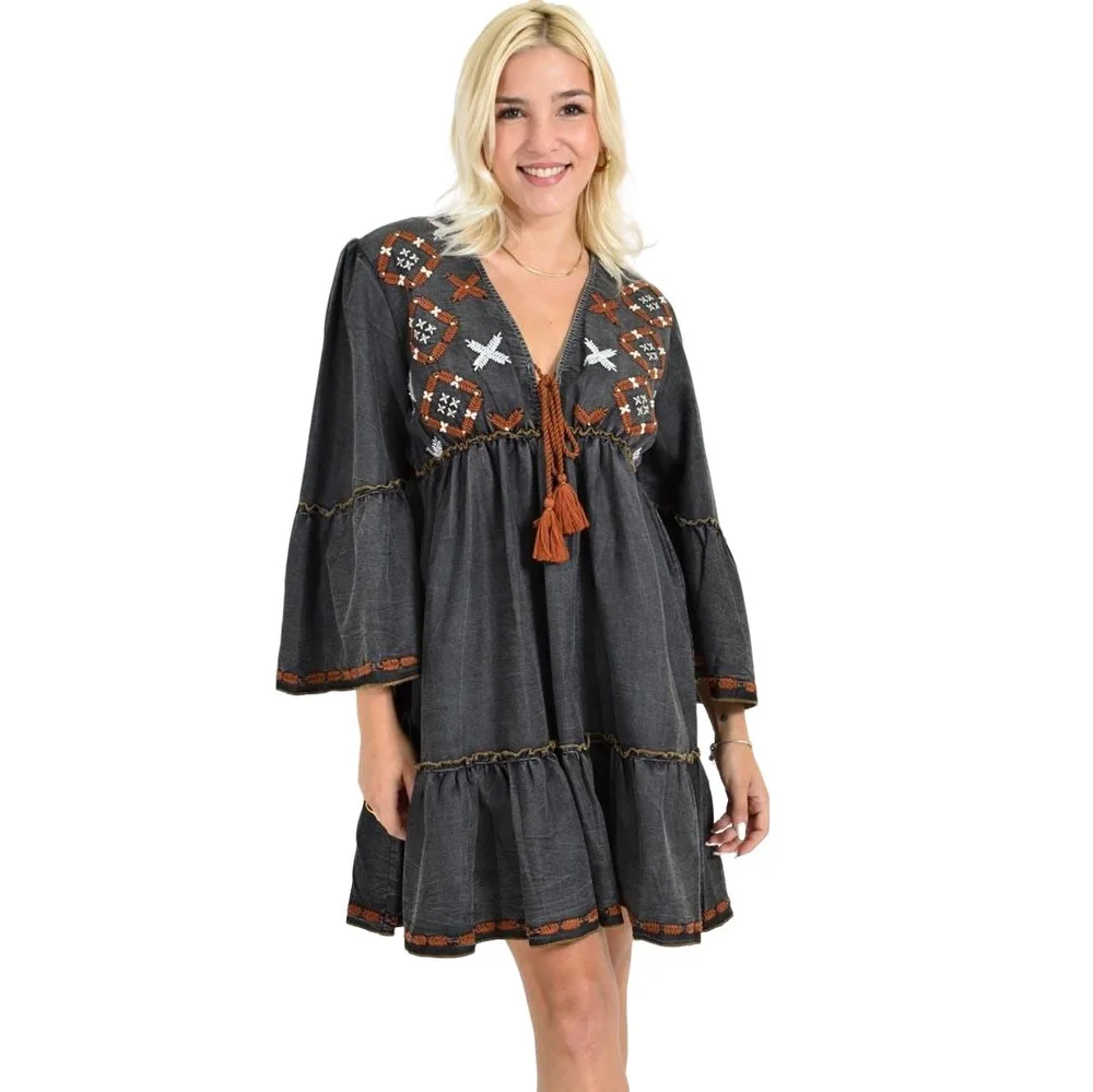 Φωτογραφία προϊόντος: Potre Μαύρο Mini Φόρεμα Folk Style με Κεντήματα & Καμπάνα Μανίκια / Μαύρο