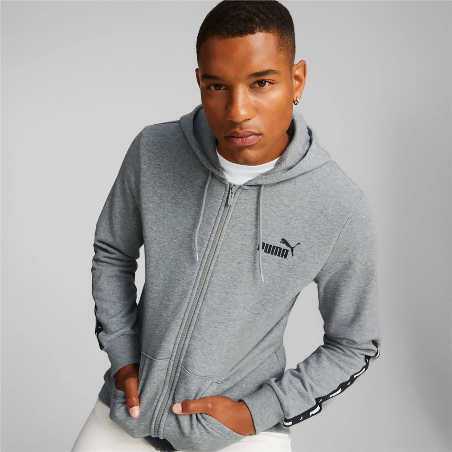 Φωτογραφία προϊόντος: PUMA ESSENTIALS+ TAPE FULL-ZIP HOODIE ΓΚΡΙ