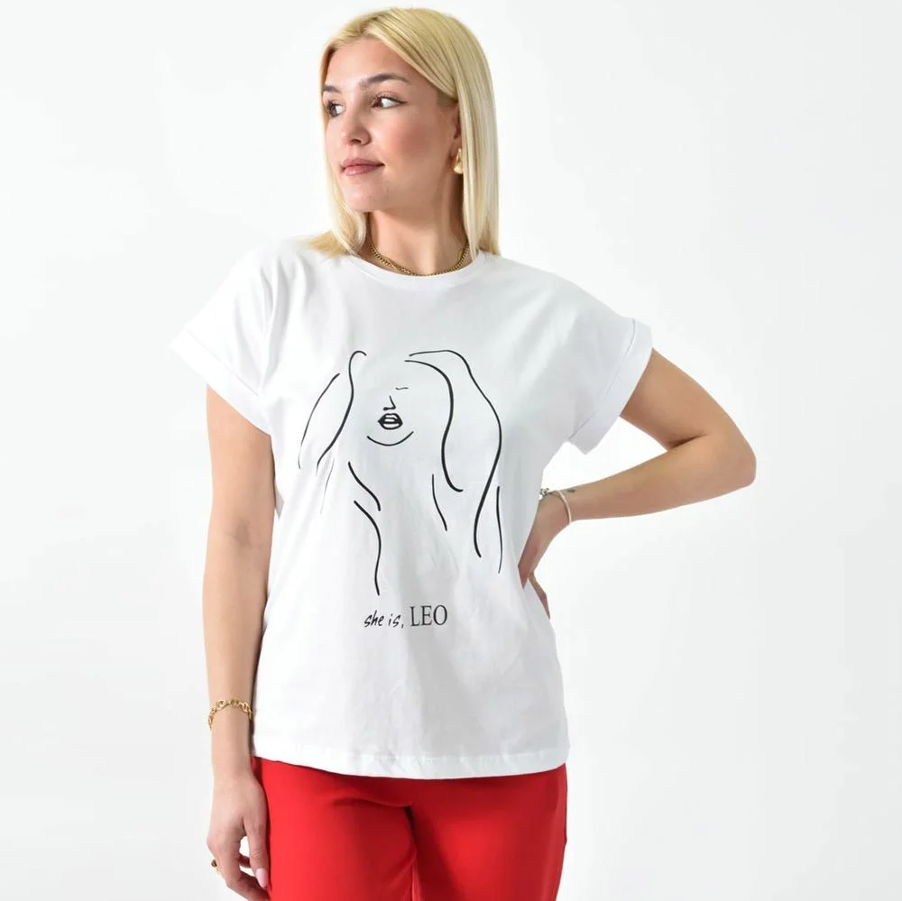 Φωτογραφία προϊόντος: First Woman T-shirt με τύπωμα she is LEO / Λευκό