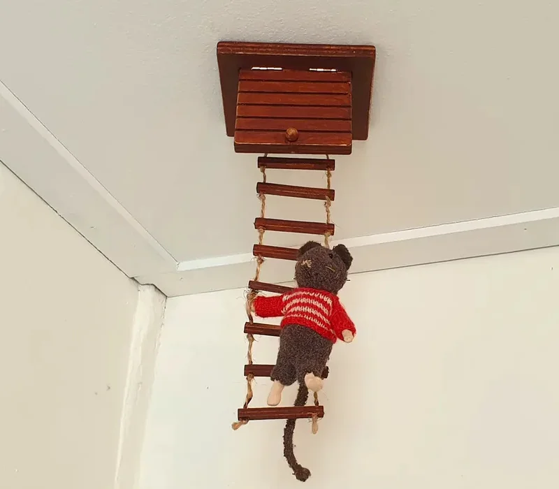 Φωτογραφία προϊόντος: The Mouse Mansion Company The Mouse Mansion πόρτα σοφίτας
