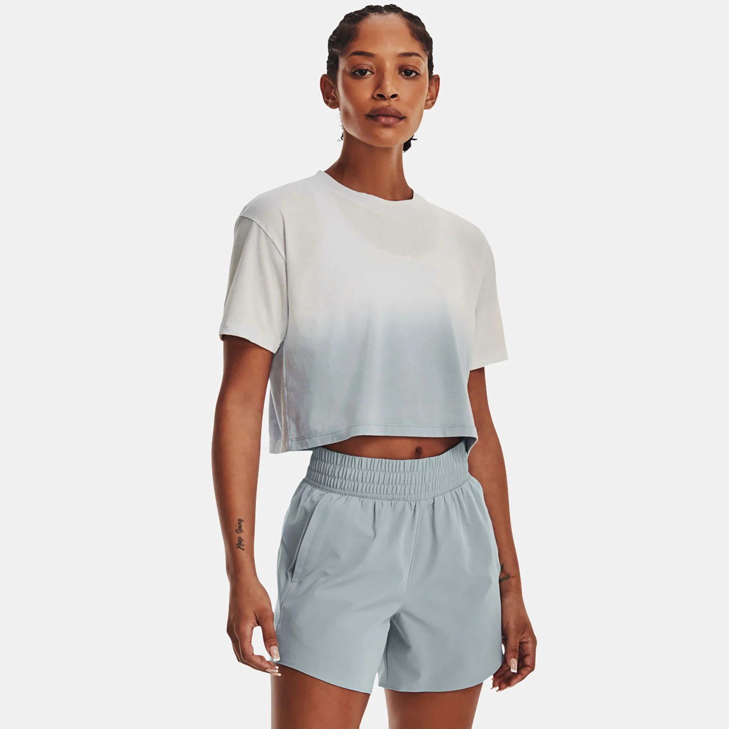 Φωτογραφία προϊόντος: UNDER ARMOUR BRANDED DIP DYE CROPPED T-SHIRT ΓΚΡΙ