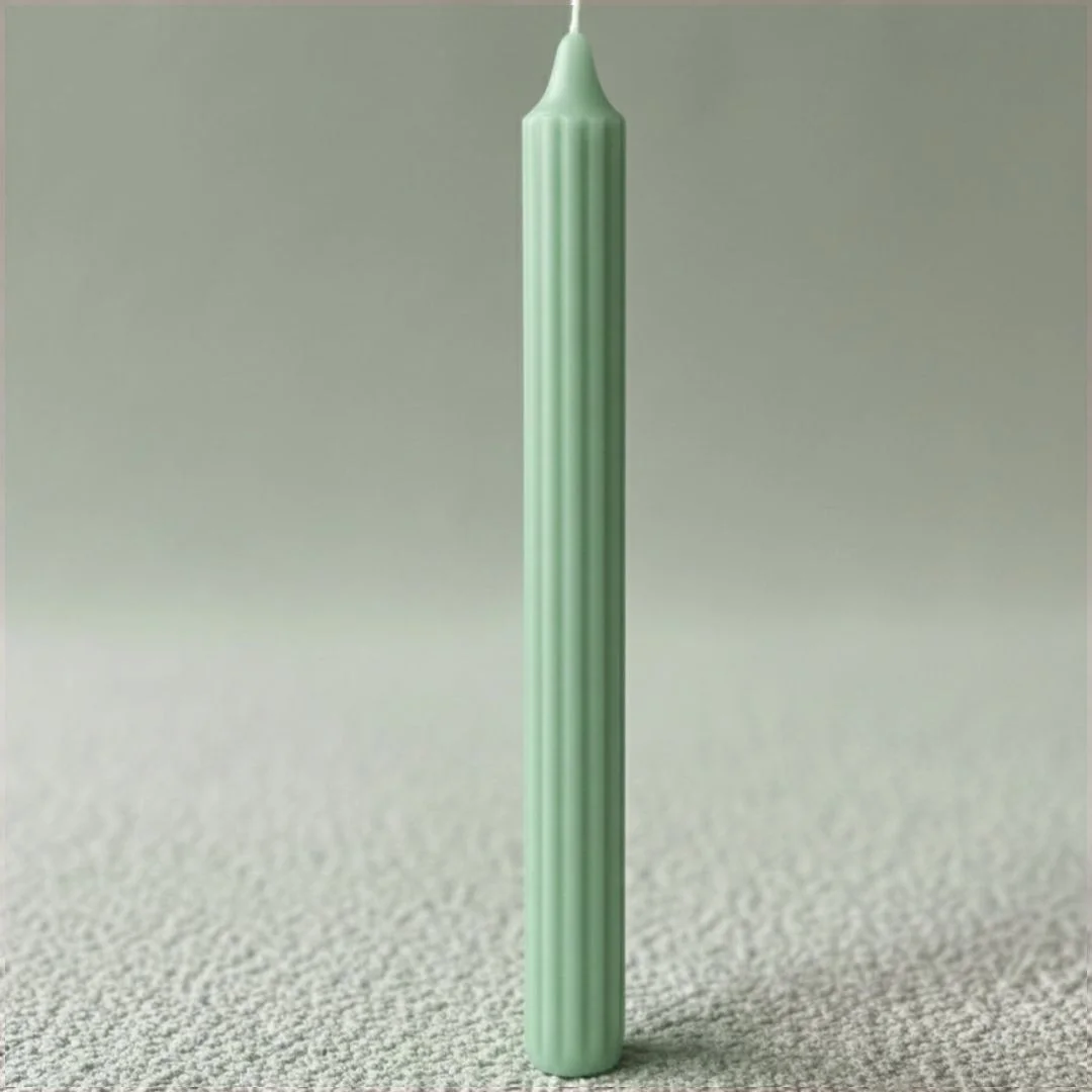 Φωτογραφία προϊόντος: Luxury Candles, Χειροποίητο 060132RGRN Luxury Candles Χειροποίητη αρωματική λαμπάδα Ribbed βεραμάν 25εκ