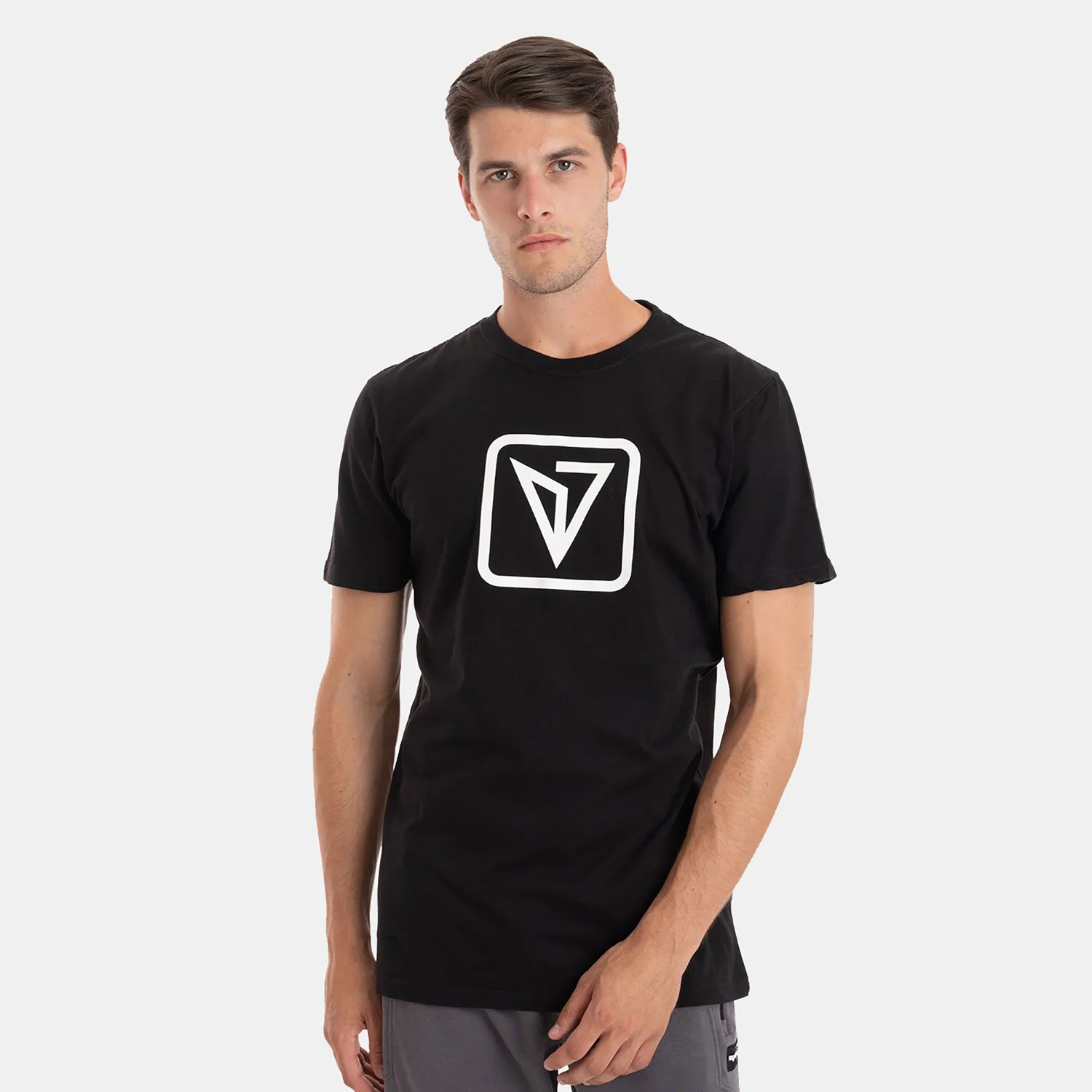 Φωτογραφία προϊόντος: MAGNETIC NORTH HIGH DENSITY LOGO T-SHIRT ΜΑΥΡΟ