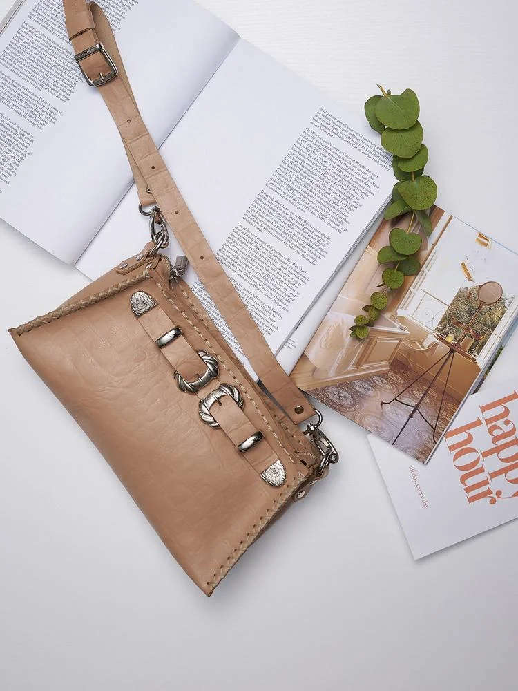 Φωτογραφία προϊόντος: Love is a battlefield mocha nickel bag INDIVIDUAL ART LEATHER