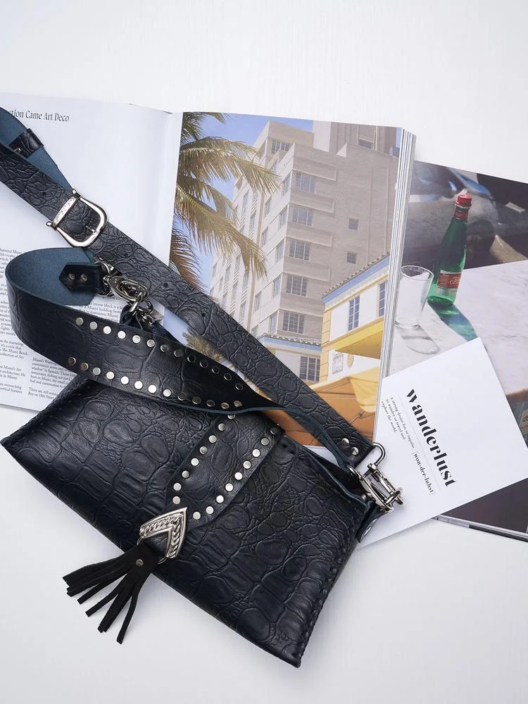 Φωτογραφία προϊόντος: I am love black nickel bag INDIVIDUAL ART LEATHER