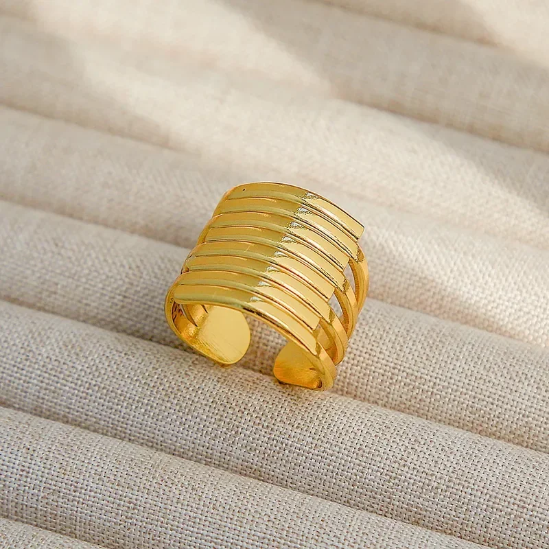 Φωτογραφία προϊόντος: Peach Jewelry Δαχτυλίδι Μοντέρνα Γραμμή Σπείρα Από Ανοξείδωτο Ατσάλι 304 Επιχρυσωμένο με Χρυσό 18K
