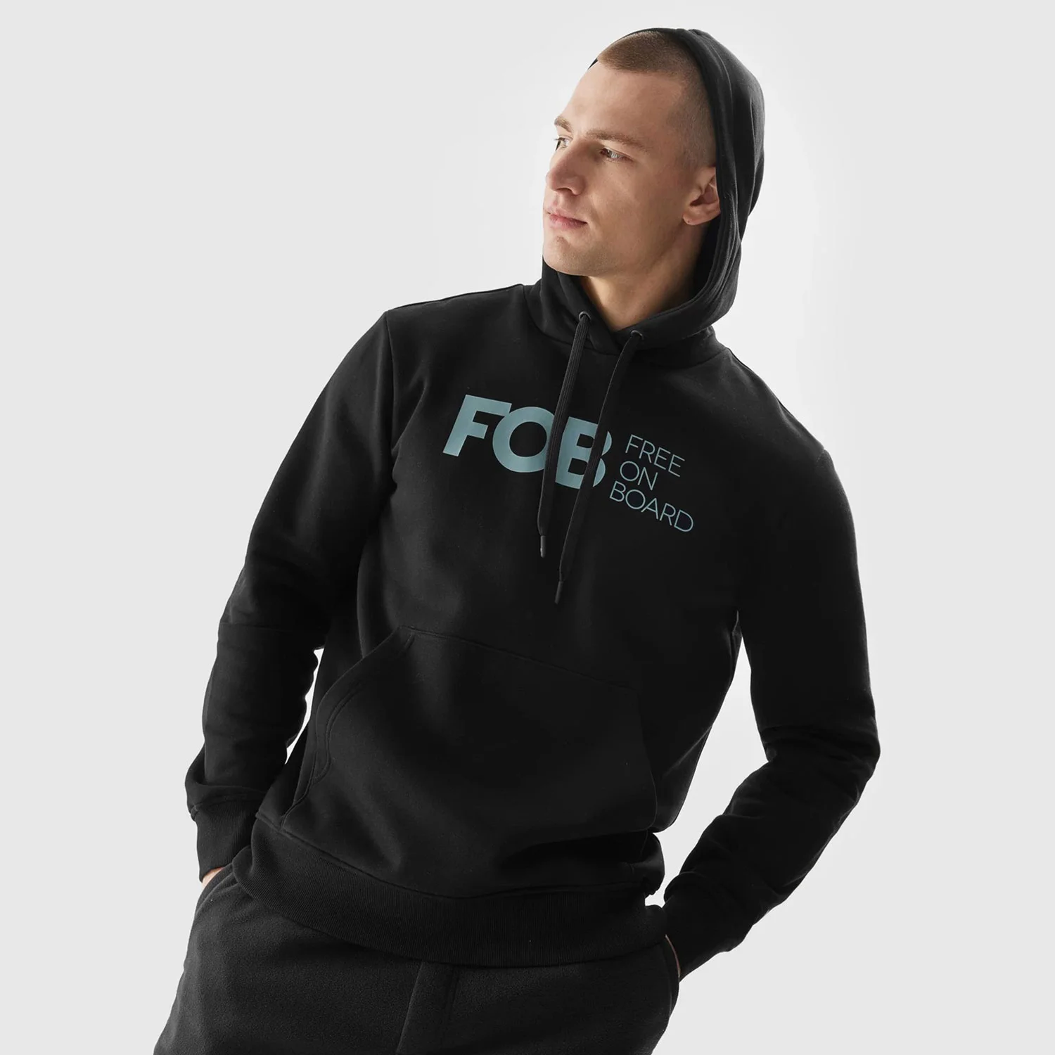 Φωτογραφία προϊόντος: 4F MEN'S PULLOVER HOODIE ΜΑΥΡΟ