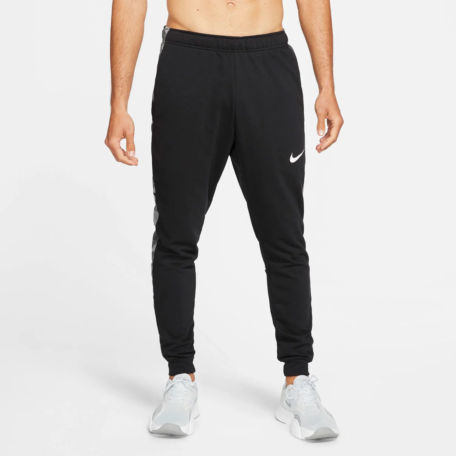 Φωτογραφία προϊόντος: NIKE DRI-FIT CAMO TRAINING PANTS ΜΑΥΡΟ