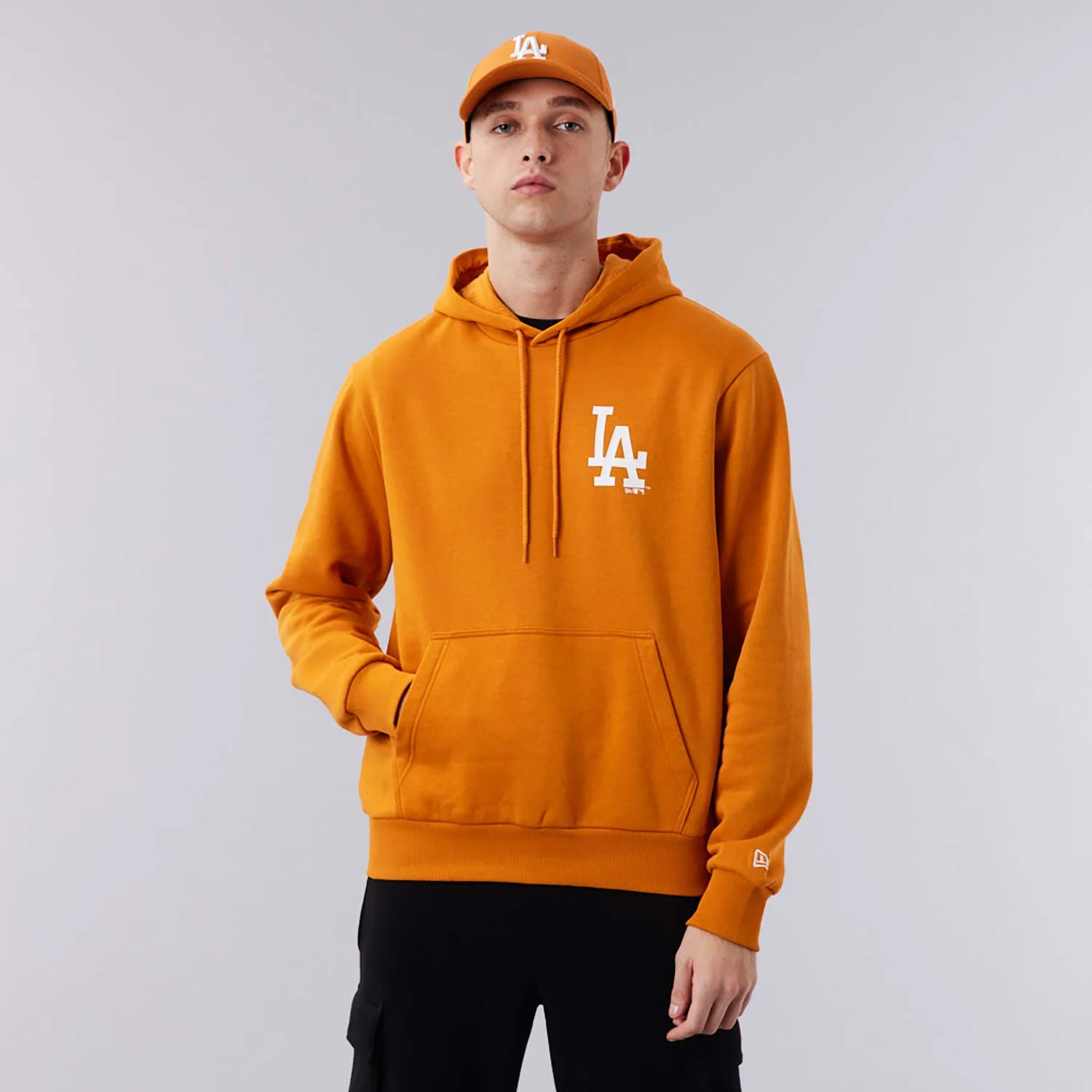 Φωτογραφία προϊόντος: NEW ERA LA DODGERS MLB LEAGUE ESSENTIAL HOODIE ΠΟΡΤΟΚΑΛΙ