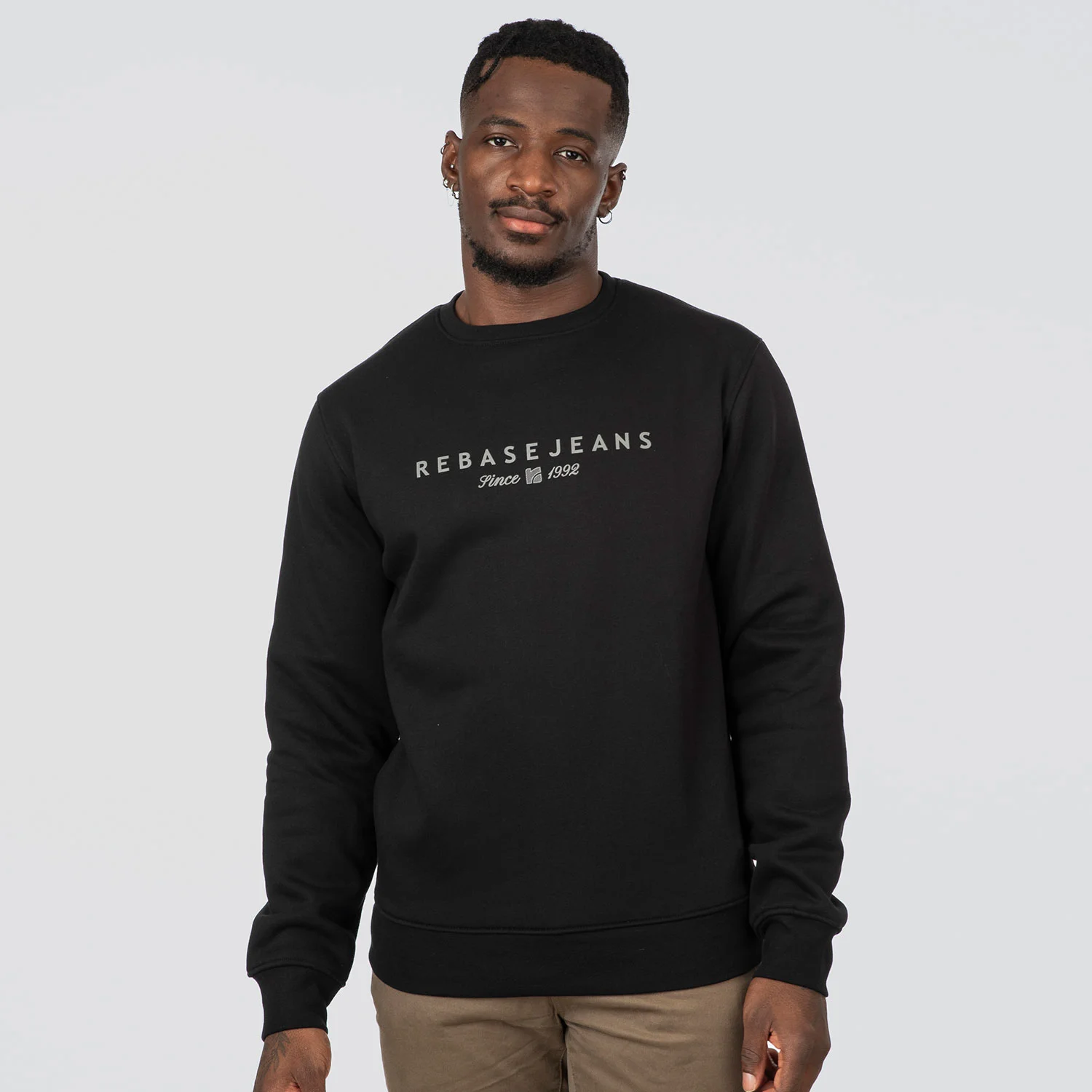 Φωτογραφία προϊόντος: REBASE THIN HIGH DENSITY PRINT BRUSHED FLEECE CREWNECK TOP ΜΑΥΡΟ