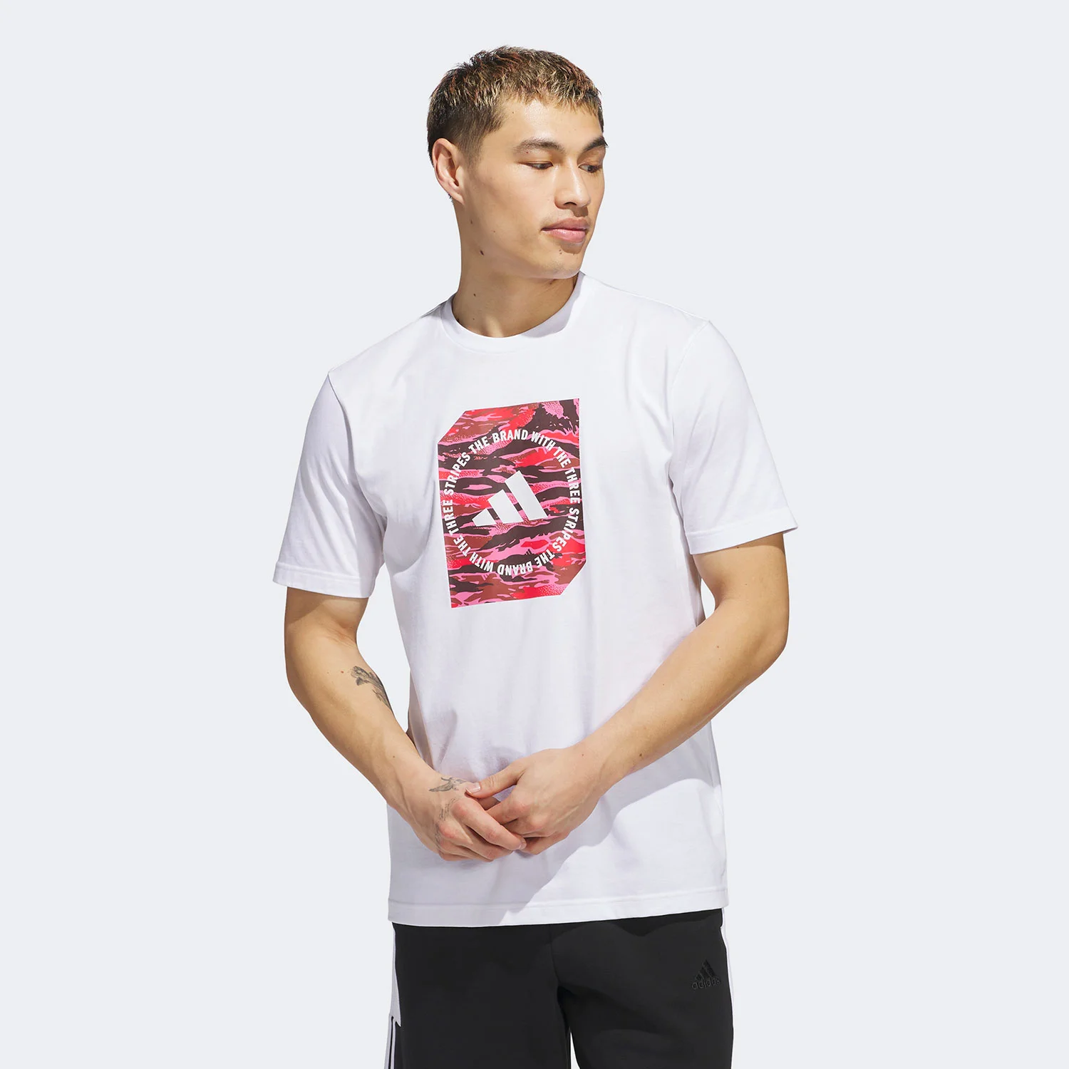 Φωτογραφία προϊόντος: ADIDAS PERFORMANCE ADIDAS CAMO SHAPE GRAPHIC T-SHIRT ΑΣΠΡΟ