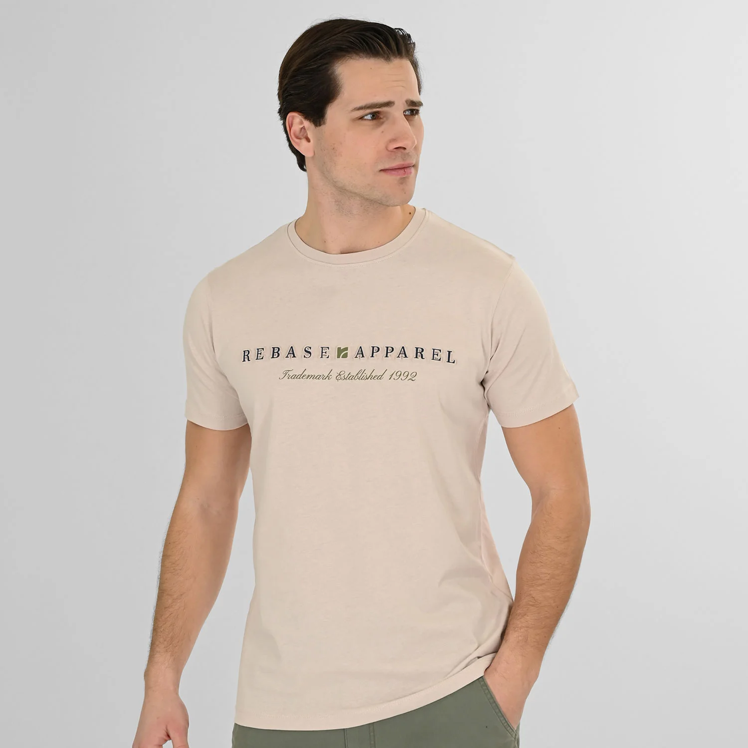 Φωτογραφία προϊόντος: REBASE EMBOSSED GRAPHIC PRINTED T-SHIRT ΜΠΕΖ