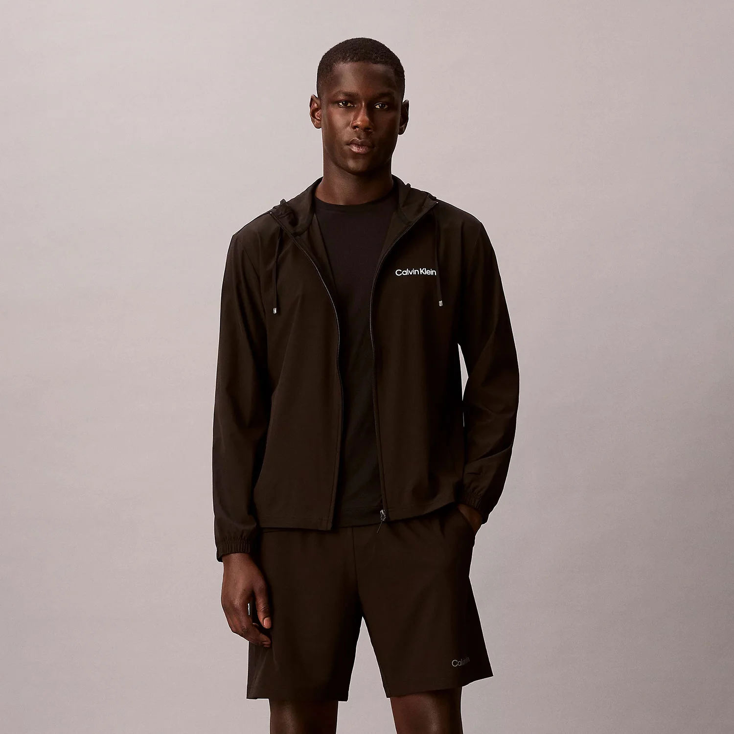 Φωτογραφία προϊόντος: CALVIN KLEIN PERFORMANCE CALVIN KLEIN WATER-REPELLENT HOODED WINDBREAKER JACKET ΜΑΥΡΟ