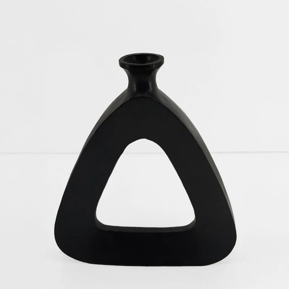 Φωτογραφία προϊόντος: Liberta ABSTRACT TRIANGLE ΒΑΖΟ 27x5x32cm ΑΛΟΥΜΙΝΙΟ ΜΑΥΡΟ - ΑΛΟΥΜΙΝΙΟ - 27Μx5Πx32Υ
