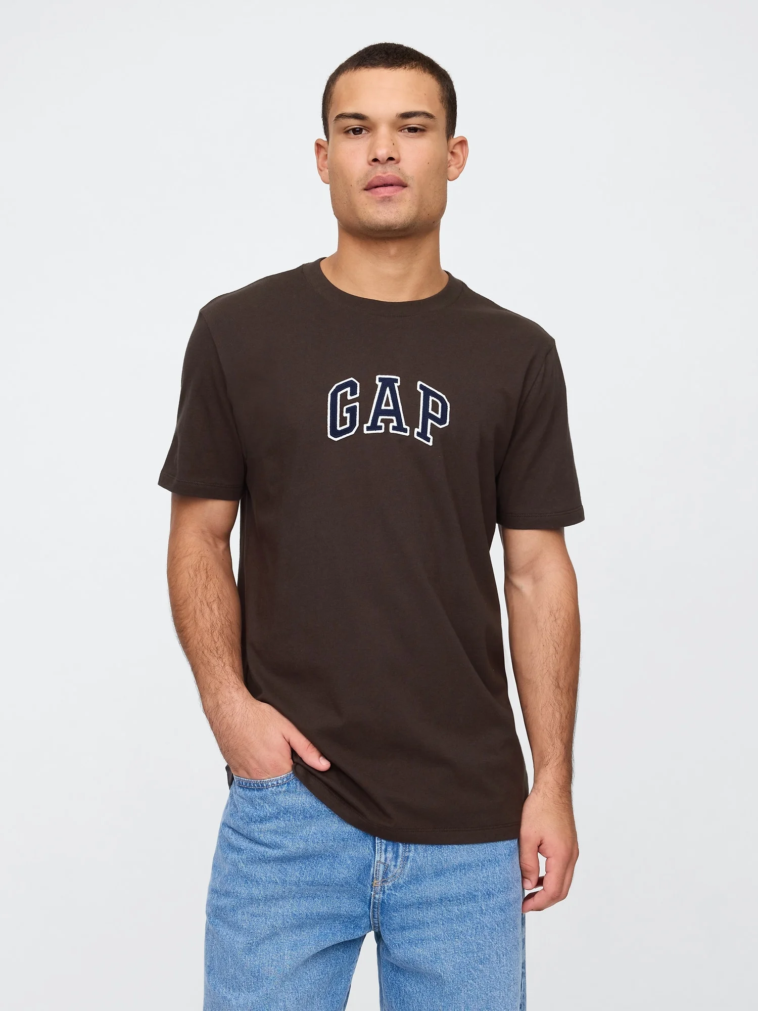 Φωτογραφία προϊόντος: Ανδρική Μπλούζα με Gap Arch Λογότυπο TERRA BROWN