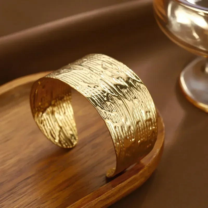 Φωτογραφία προϊόντος: Peach Jewelry Βραχιόλι Χρυσό Κομψό Στυλ Γεωμετρικό Σκαλιστό Από Ανοξείδωτο Ατσάλι 316