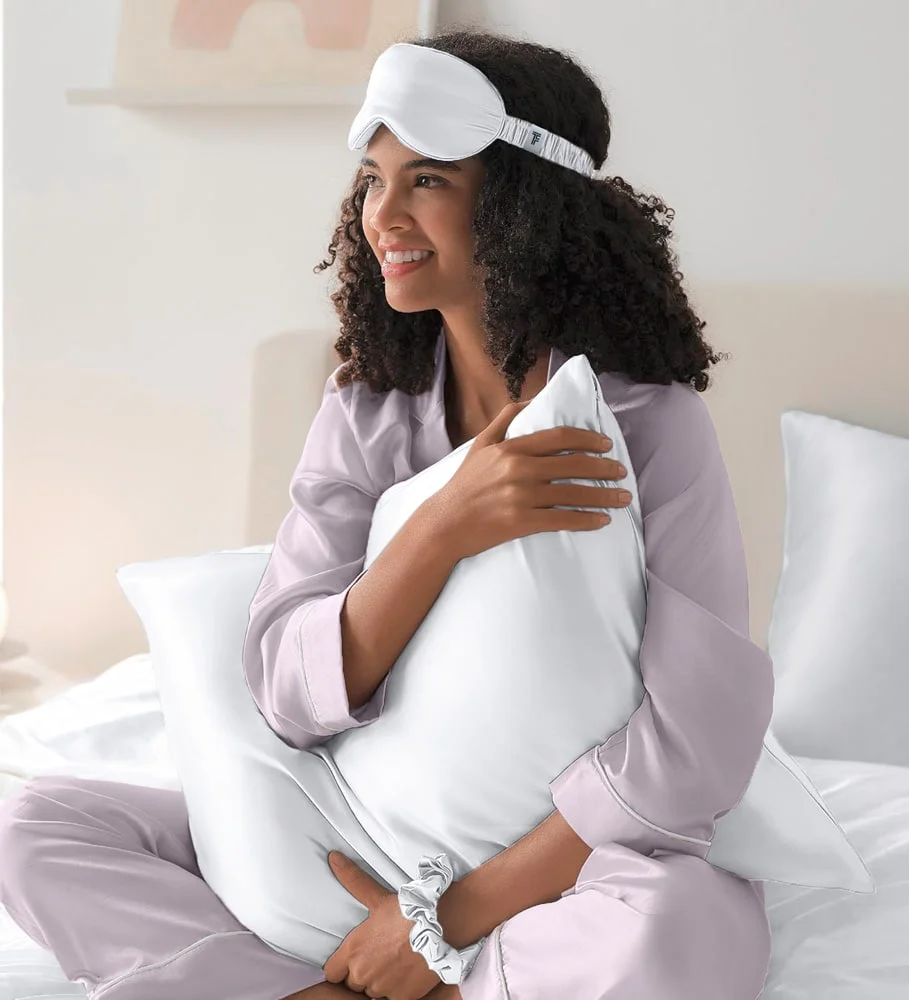 Φωτογραφία προϊόντος: BEAUTY SLEEP SET (Μαξ/θήκη-Μάσκα Ύπνου-Scrunchies) ICE GUY LAROCHE