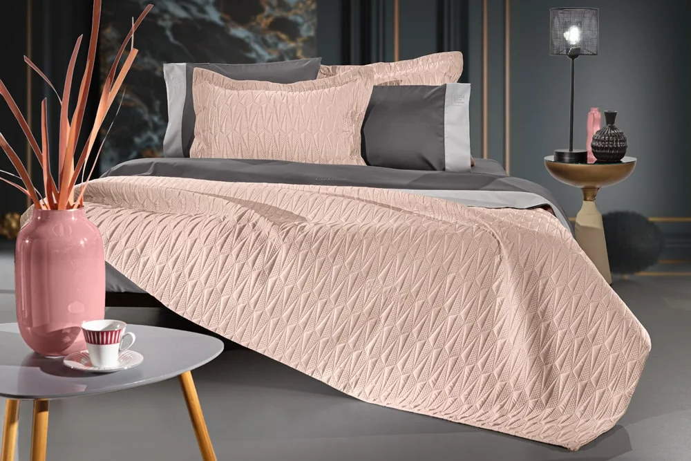 Φωτογραφία προϊόντος: ΣΕΤ ΚΟΥΒΕΡΛΙ KING SIZE 240×250 3 ΤΕΜΑΧΙΩΝ RUBY OLD PINK GUY LAROCHE
