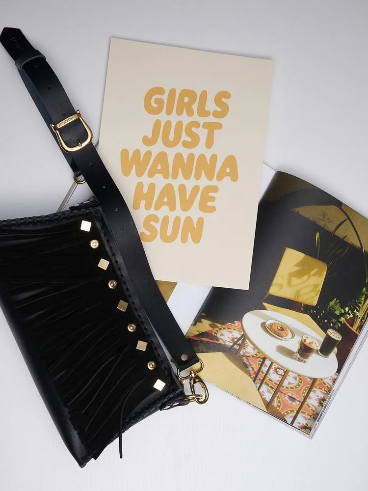 Φωτογραφία προϊόντος: Dance away black gold bag INDIVIDUAL ART LEATHER