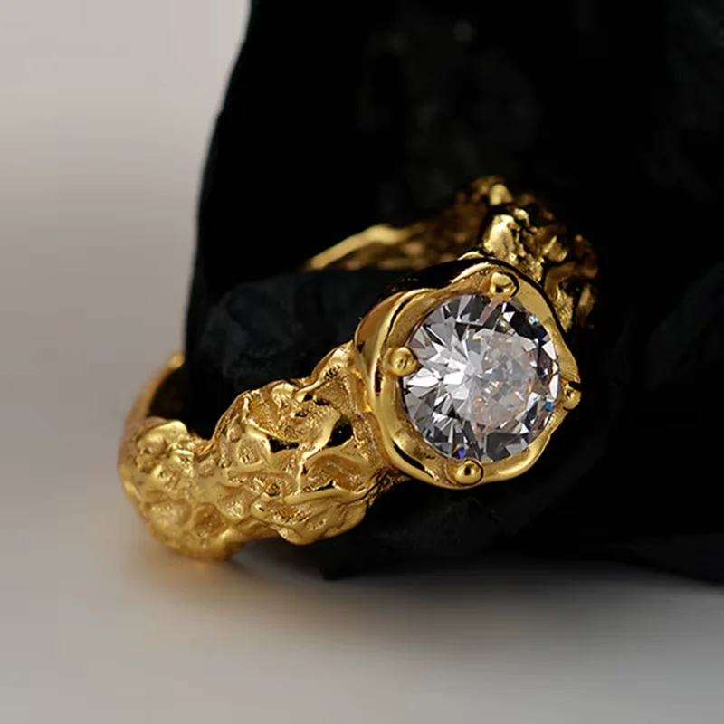 Φωτογραφία προϊόντος: Peach Jewelry Isabella Δαχτυλίδι Ασήμι 925 Περίτεχνο Επιχρυσωμένο 18Κ Με Άσπρο Κρύσταλλο