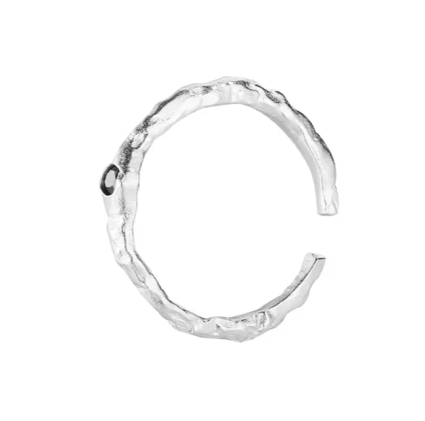 Φωτογραφία προϊόντος: Peach Jewelry Isabella Δαχτυλίδι Ασήμι 925 Περίτεχνο Ρόδιο Με Μαύρο Ζιρκόν