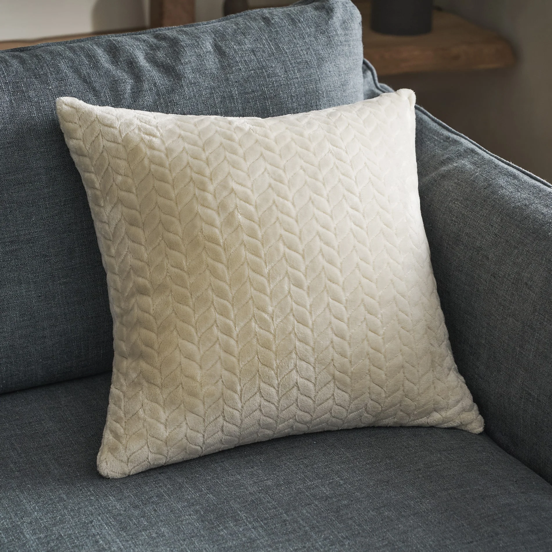 Φωτογραφία προϊόντος: Μαξιλαροθήκη 50x50cm GOFIS HOME Julien Cotton Beige 114/05
