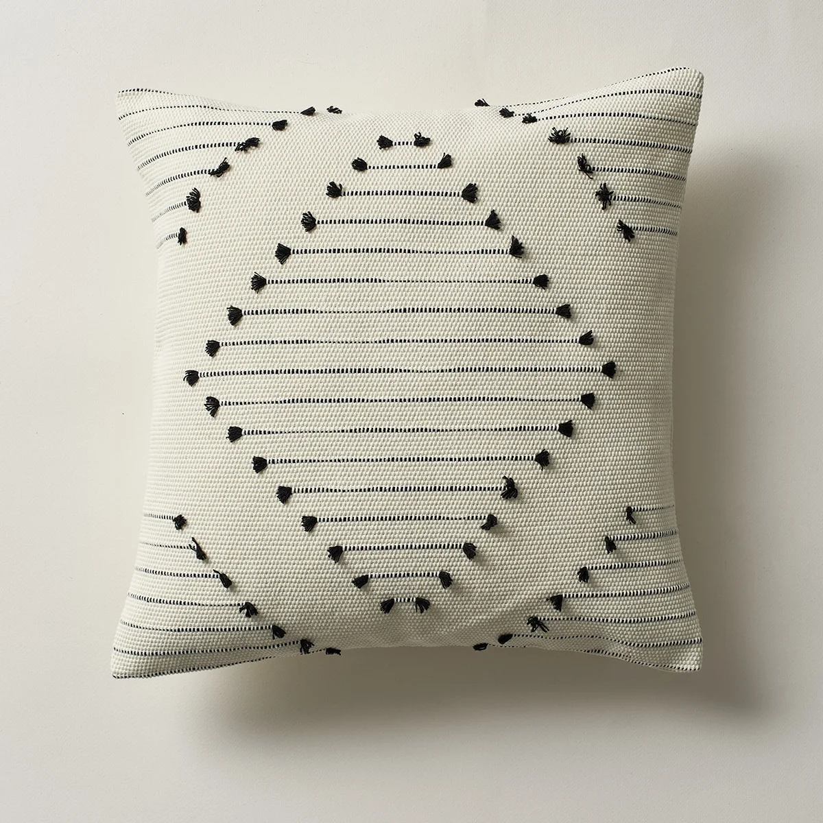 Φωτογραφία προϊόντος: Μαξιλαροθήκη 43x43cm GOFIS HOME Lorna Black 268