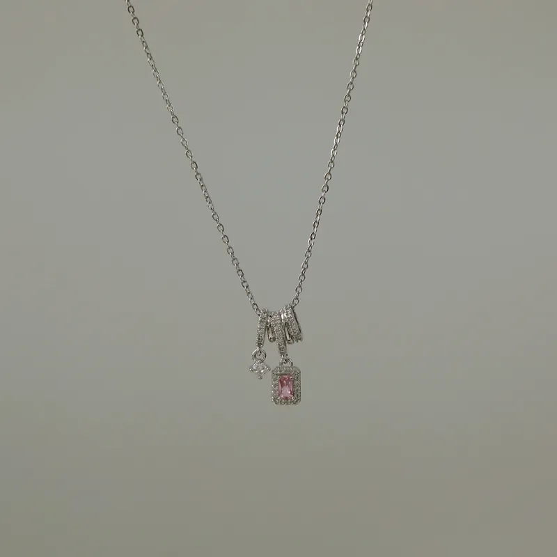 Φωτογραφία προϊόντος: Peach Jewelry Μενταγιόν Κυκλική Σύνθεση Με Λευκά Ζιρκόν Ορθογώνιο Ροζ Κρύσταλλο Ανοξείδωτο Ατσάλι 316