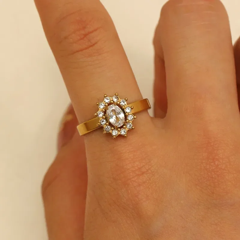 Φωτογραφία προϊόντος: Peach Jewelry Δαχτυλίδι Οβάλ Με Λευκά Ζιρκόν Ανοξείδωτο Ατσάλι 304