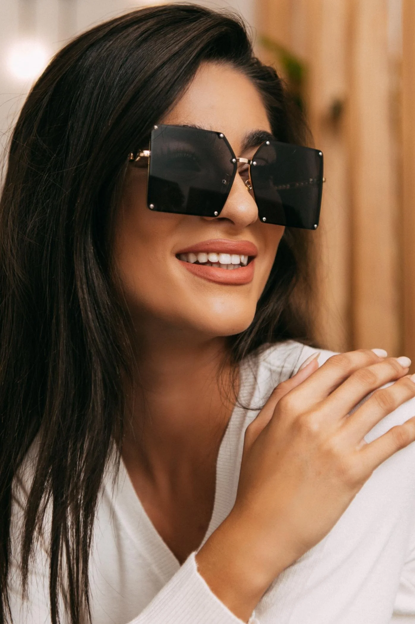 Φωτογραφία προϊόντος: Antithesis Clothing Γυαλιά Ηλίου Αriana Με Τετράγωνο Φακό Και Χρυσές Λεπτομέρειες