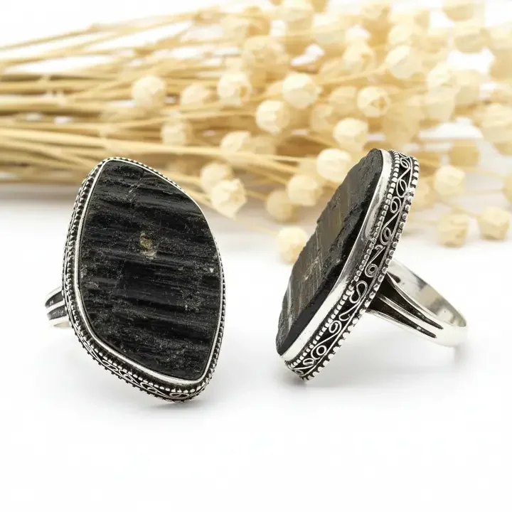 Φωτογραφία προϊόντος: Peach Jewelry Δαχτυλίδι Ασήμι 925 με Μαύρη Τουρμαλίνη – Χειροποίητο Statement Θιβετιανού Στυλ