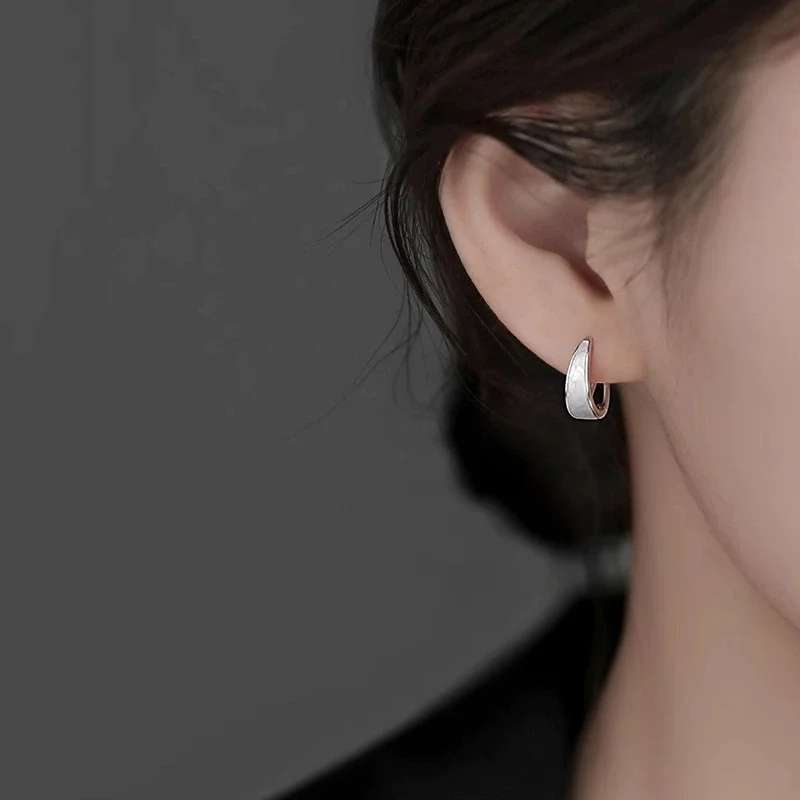 Φωτογραφία προϊόντος: Peach Jewelry Σκουλαρίκια 925 Ασήμι Κίρκος Λευκό Σμάλτο Symbol
