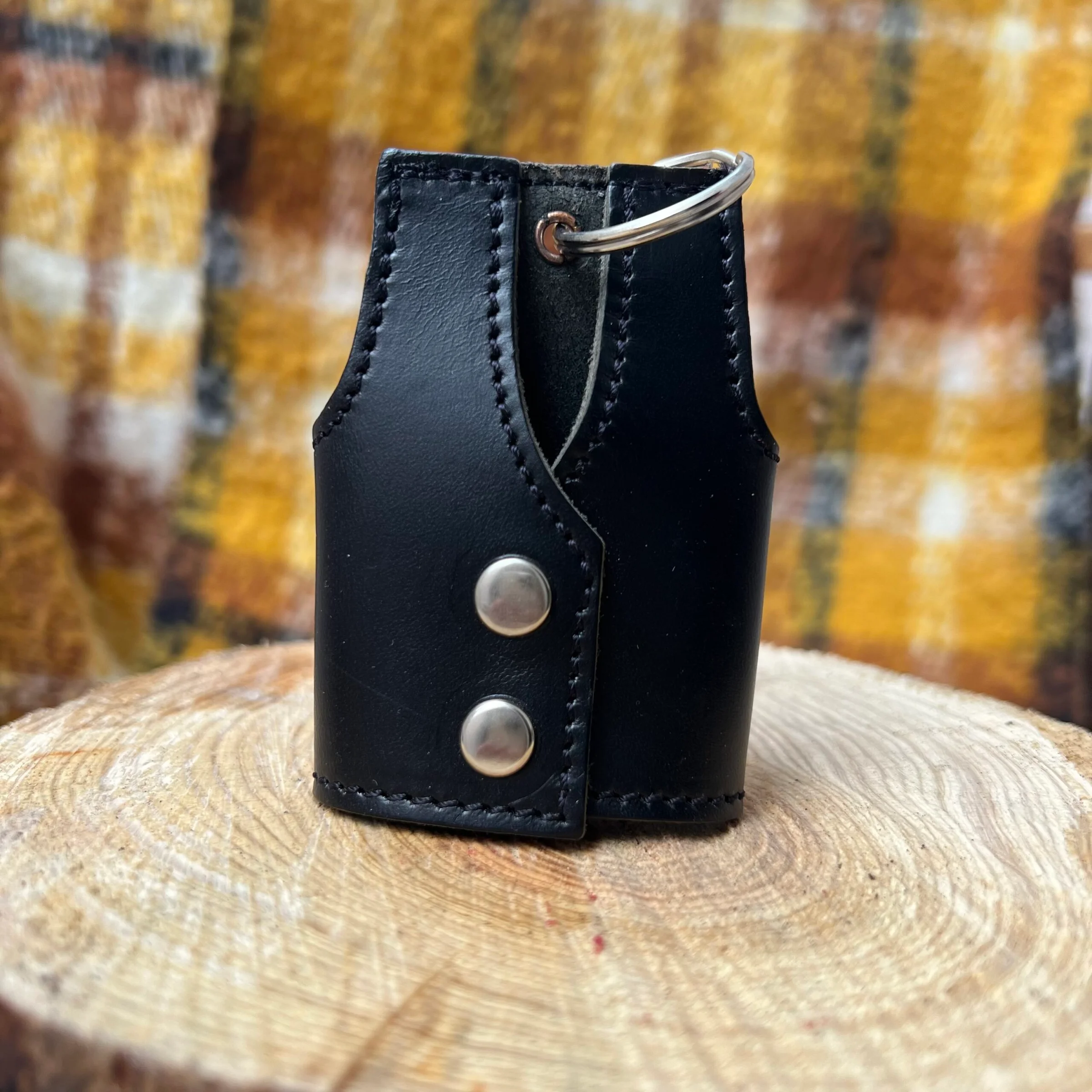 Φωτογραφία προϊόντος: ByLeather ΔΕΡΜΑΤΙΝΗ ΧΕΙΡΟΠΟΙΗΤΗ ΘΗΚΗ ΚΛΕΙΔΙΩΝ ‘VEST’ Μαύρο