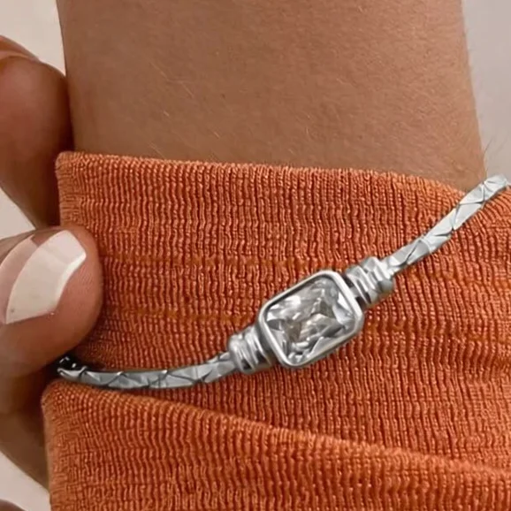 Φωτογραφία προϊόντος: Peach Jewelry Βραχιόλι με Κυβο Κρύσταλο Ατσάλι 316