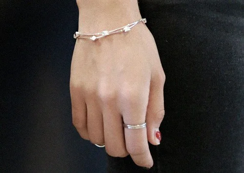 Φωτογραφία προϊόντος: Peach Jewelry Symbol Βραχιόλι 2πλο με Κύβους Ασημι 925