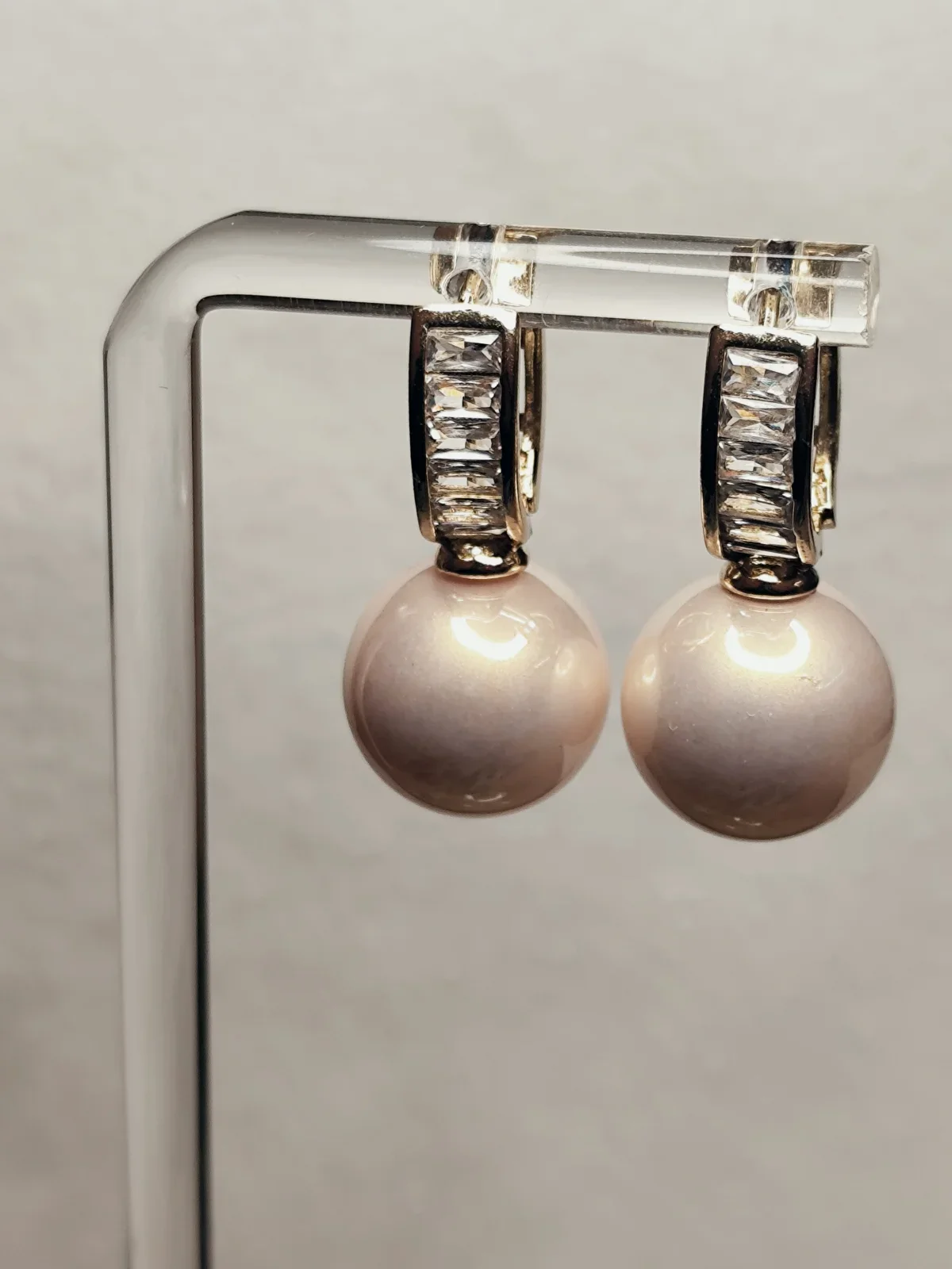 Φωτογραφία προϊόντος: Peach Jewelry Σκουλαρίκια Κρεμαστά Με Πέρλα Και Κρυσταλλάκια Ασήμι 925 Ρόδιο Επιχρυσωμένα 18κ