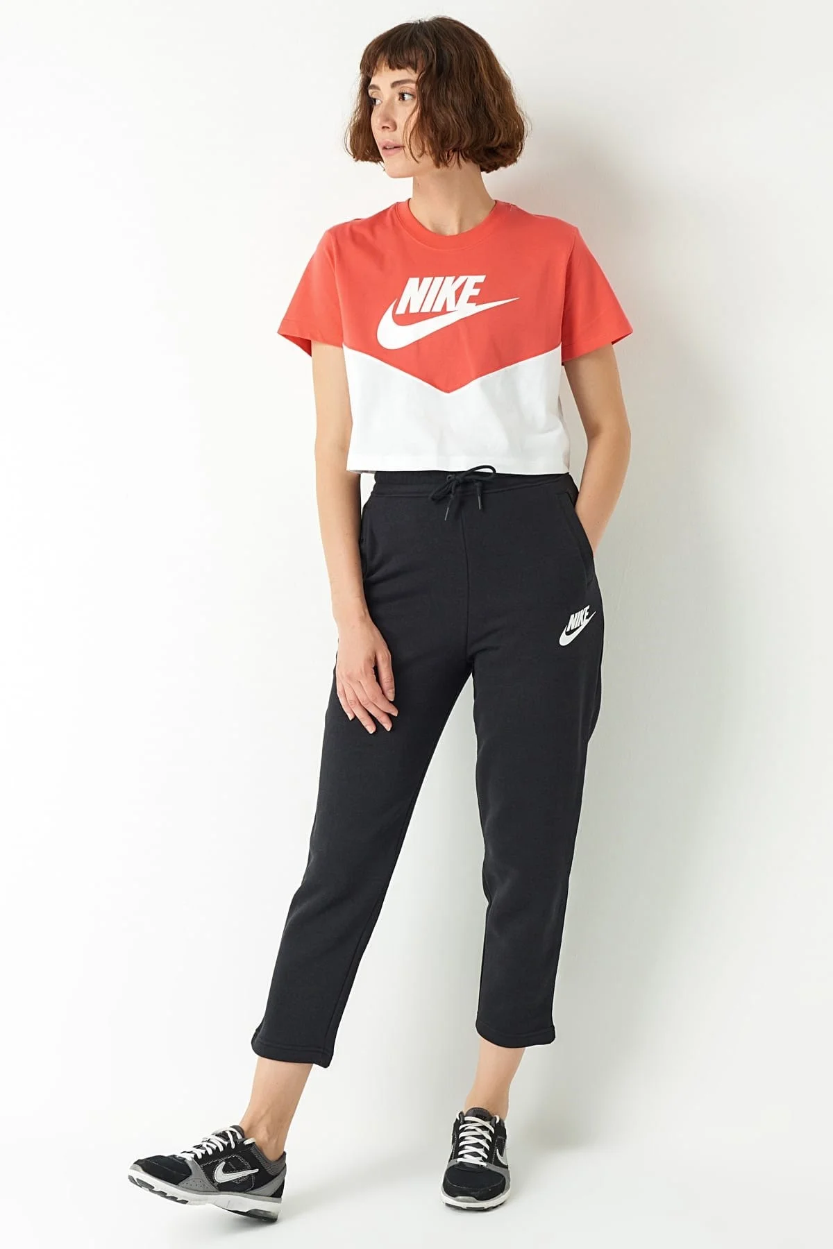 Φωτογραφία προϊόντος: Nike Sportswear Nsw Rally Παντελόνι Γυναικείας Φόρμας AR3660-010 Μαύρο ΜΑΥΡΟ