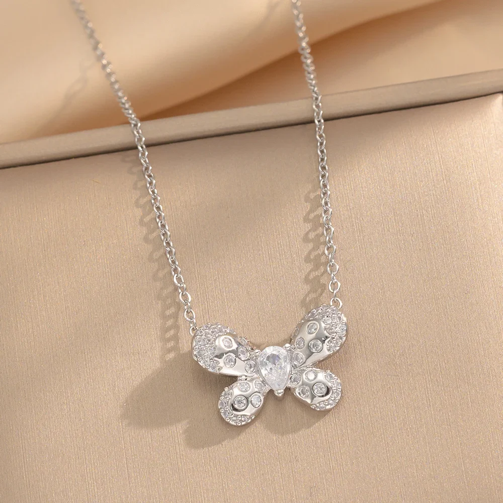 Φωτογραφία προϊόντος: Peach Jewelry Κολιέ Πεταλούδα από Ατσάλι Τιτανίου