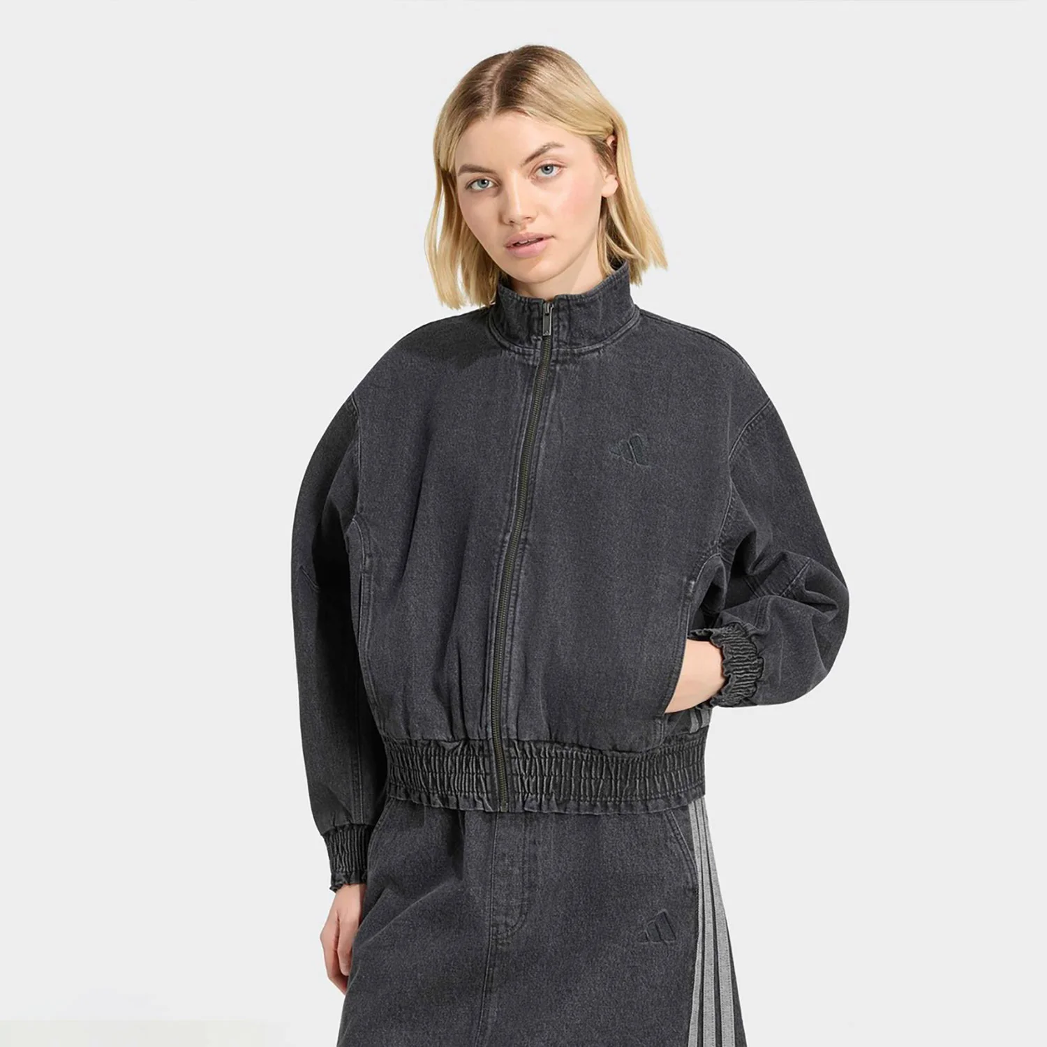 Φωτογραφία προϊόντος: ADIDAS PERFORMANCE ADIDAS SPORTSWEAR STADIUM WASHED DENIM LOOSE FIT JACKET ΜΑΥΡΟ